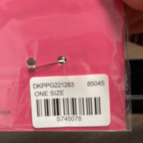 Buttons - Picture 3 of 3